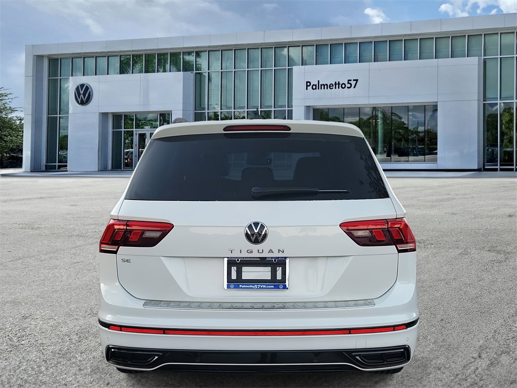 Certified 2024 Volkswagen Tiguan SE R-Line image 5