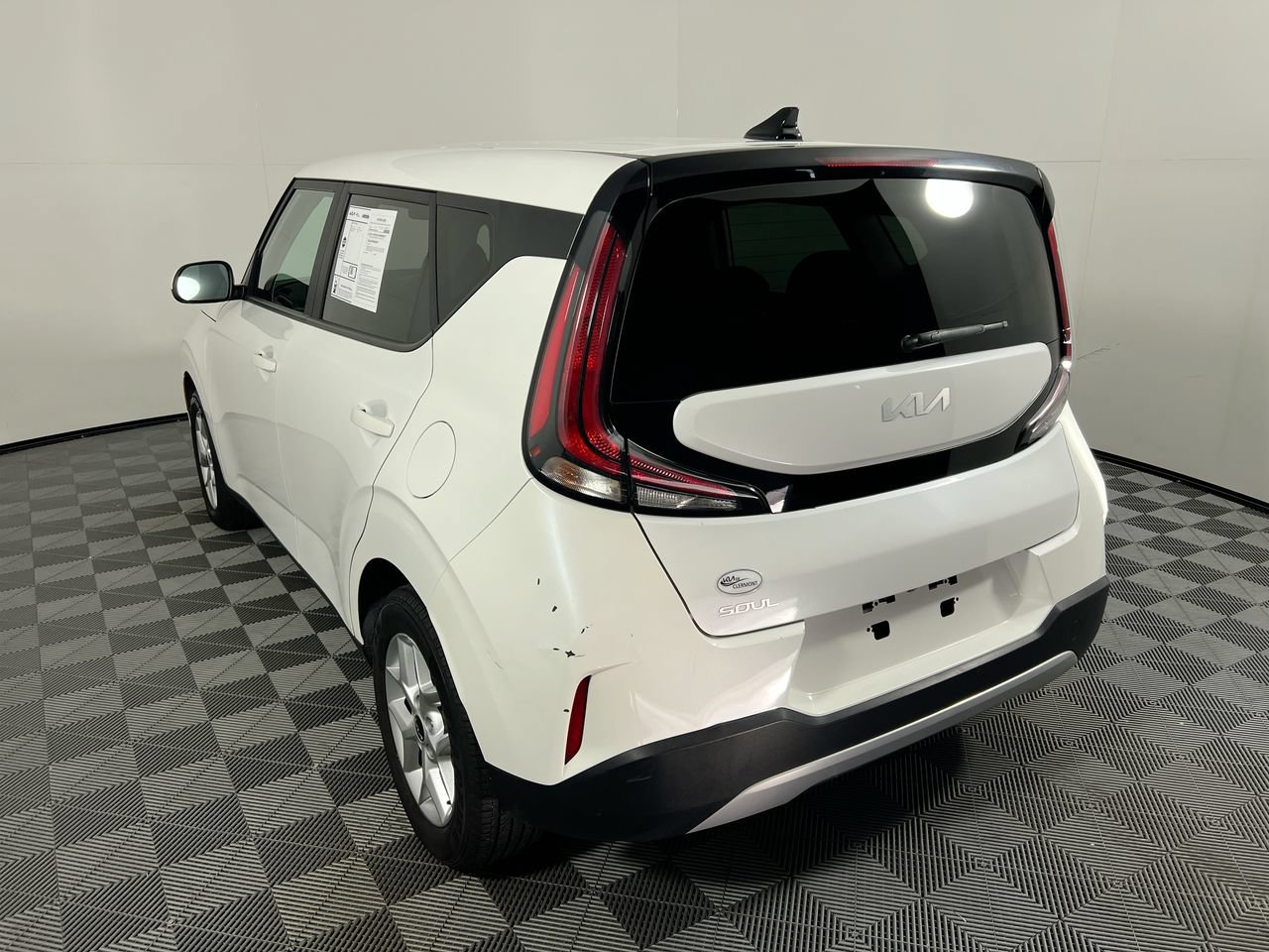 Used 2023 Kia Soul LX w/ Option Group 015 FWD image 7