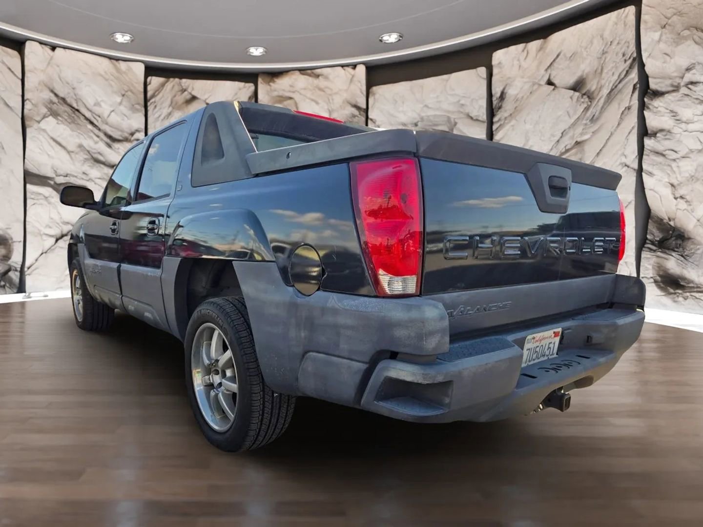 Used 2005 Chevrolet Avalanche LT w/ Preferred Equipment Group RWD image 8