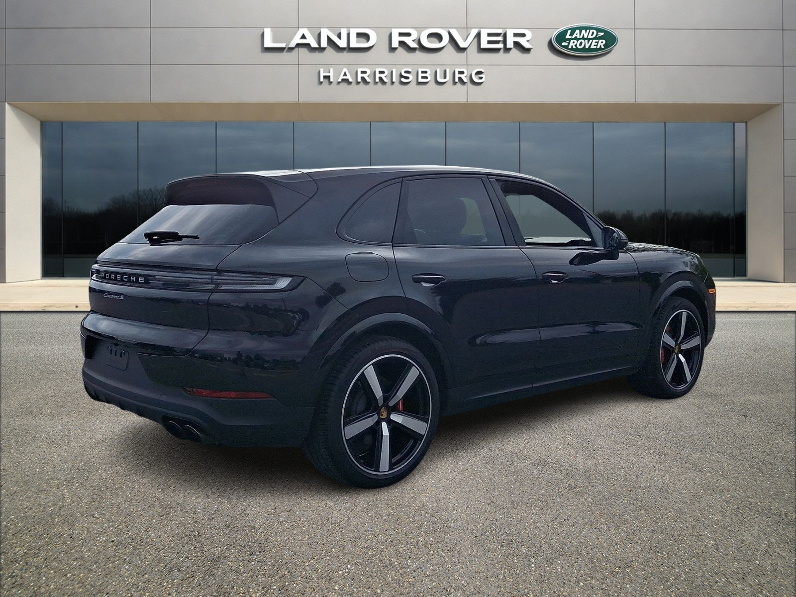 Used 2024 Porsche Cayenne S AWD/4WD image 4