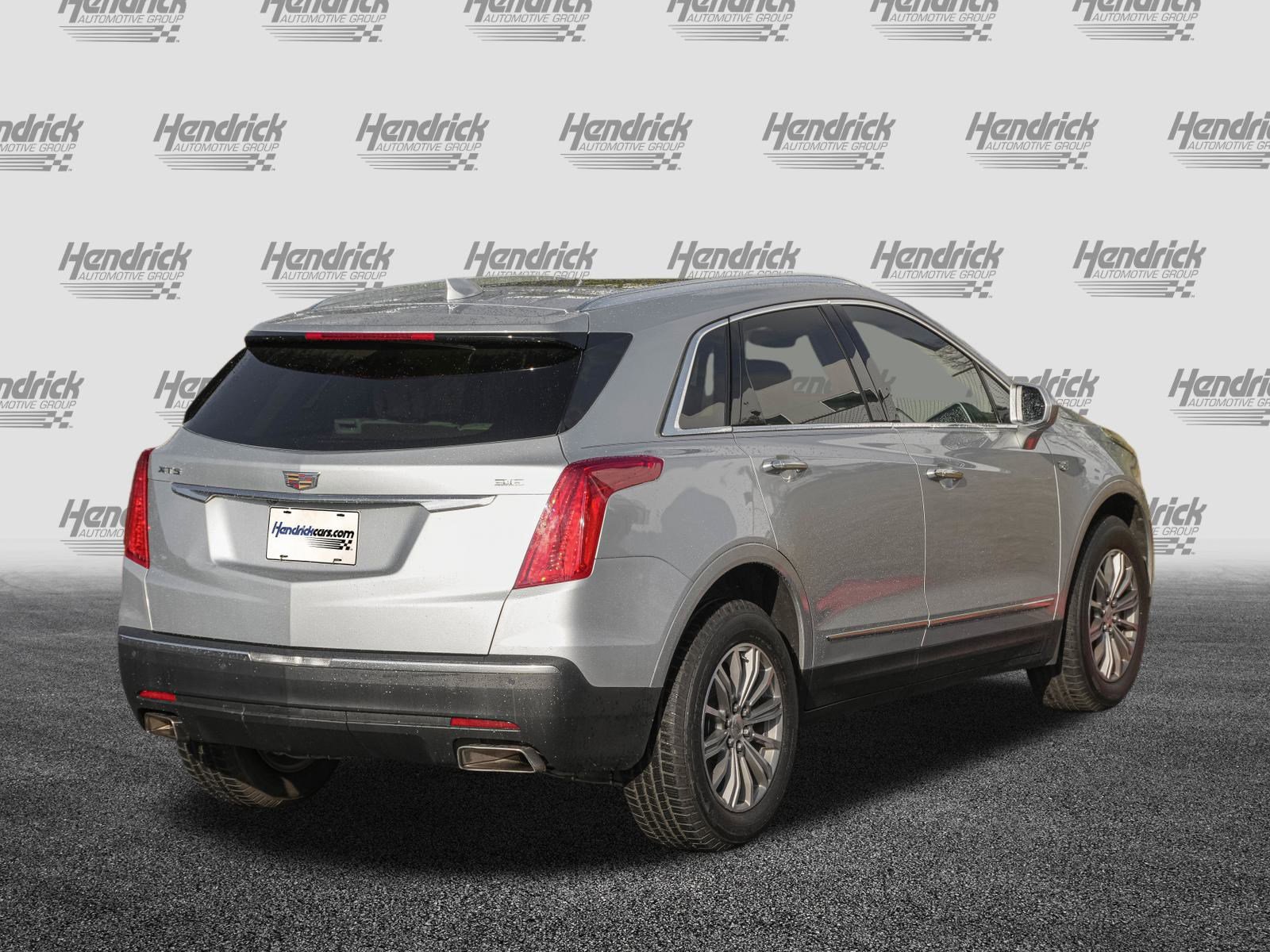 Used 2017 Cadillac XT5 Luxury w/ Driver Awareness Package image 9