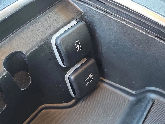 Used 2024 Chrysler Pacifica Limited image 38