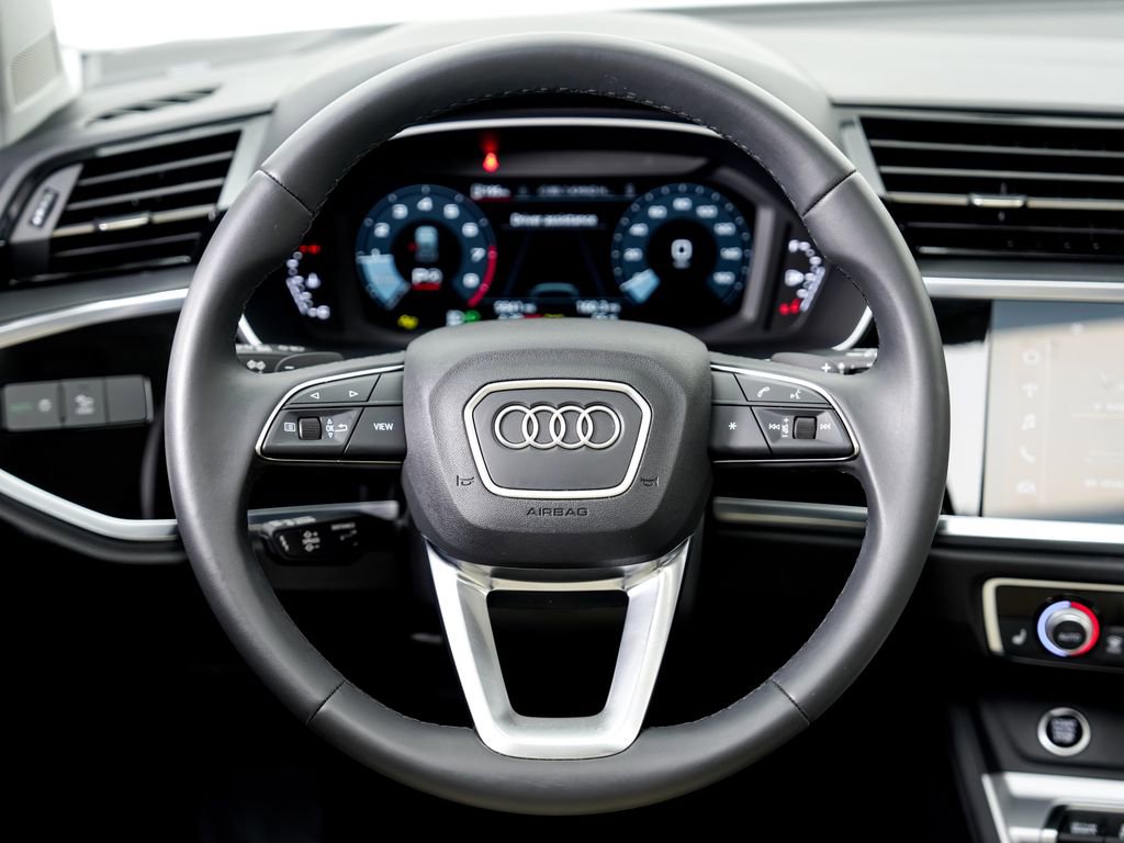 Certified 2025 Audi Q3 2.0T Premium Plus w/ Premium Plus Package image 11
