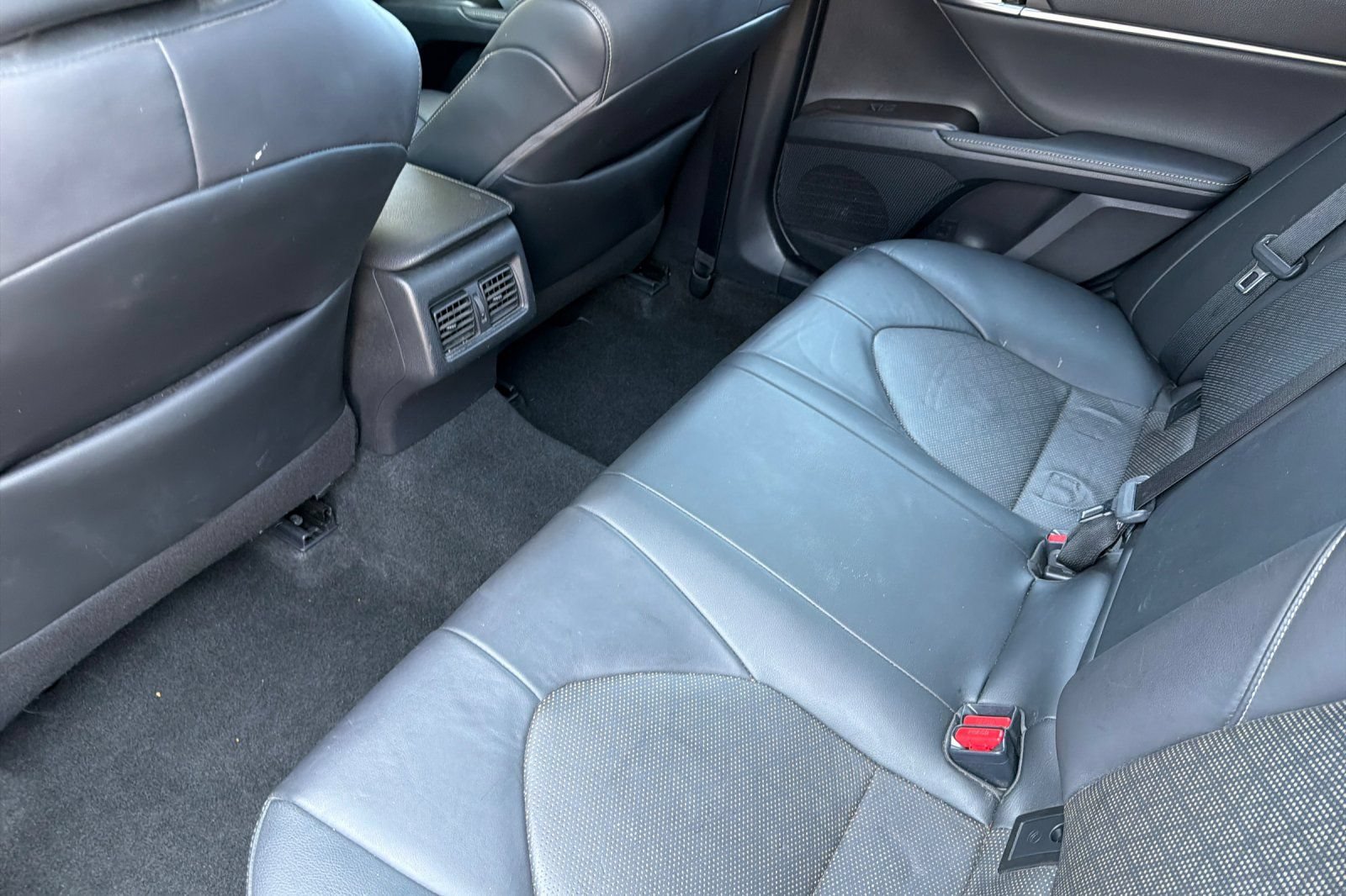 Used 2021 Toyota Camry XSE FWD image 16