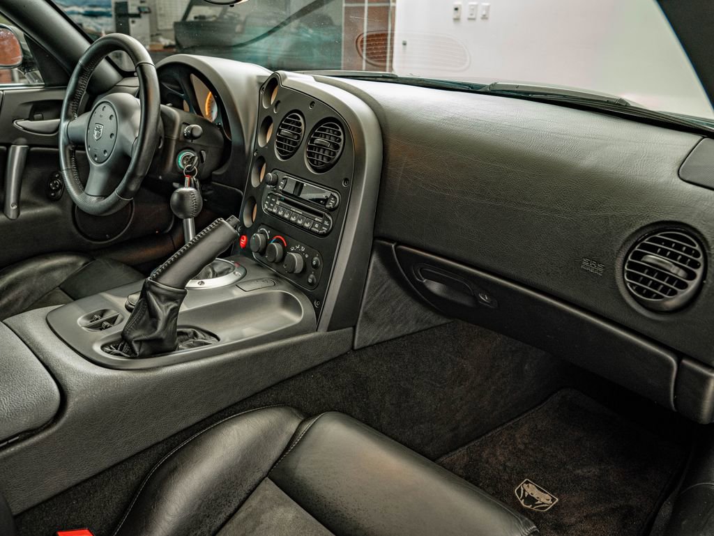Used 2006 Dodge Viper SRT-10 image 39