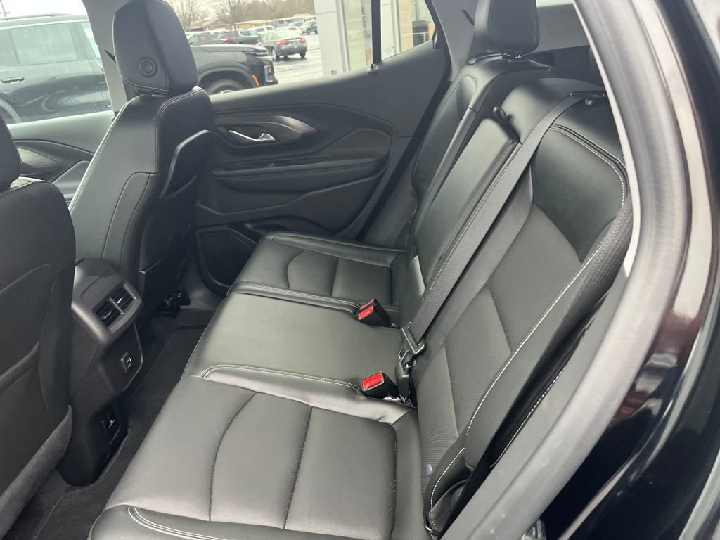 Used 2024 GMC Terrain SLT w/ Tech Package image 24
