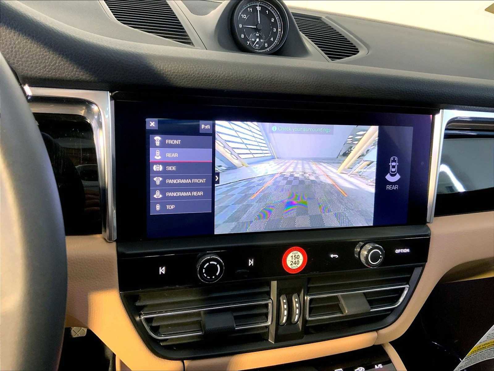 Certified 2026 Porsche Macan AWD/4WD image 31