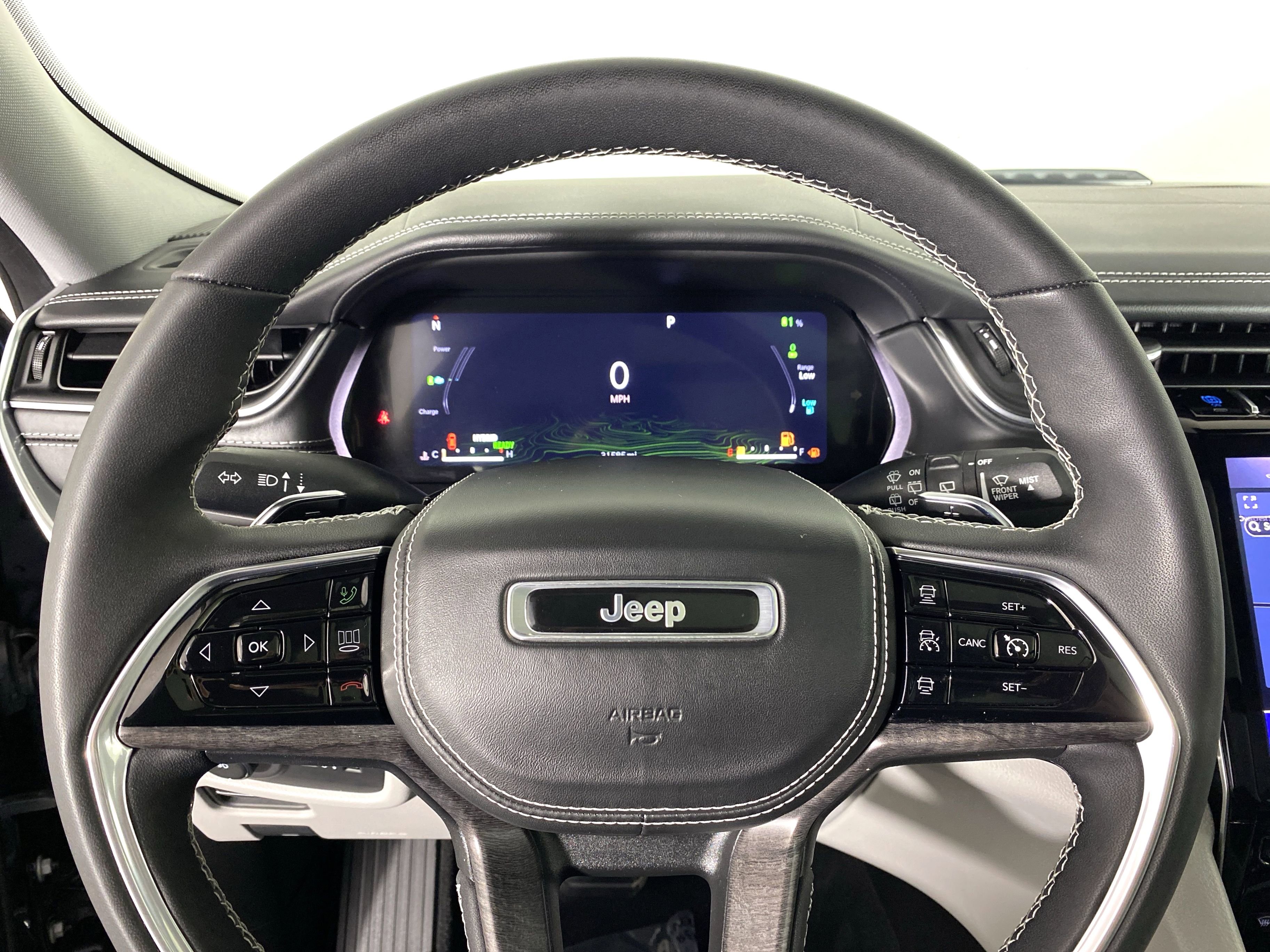 Used 2022 Jeep Grand Cherokee Overland w/ Luxury Tech Group IV image 22