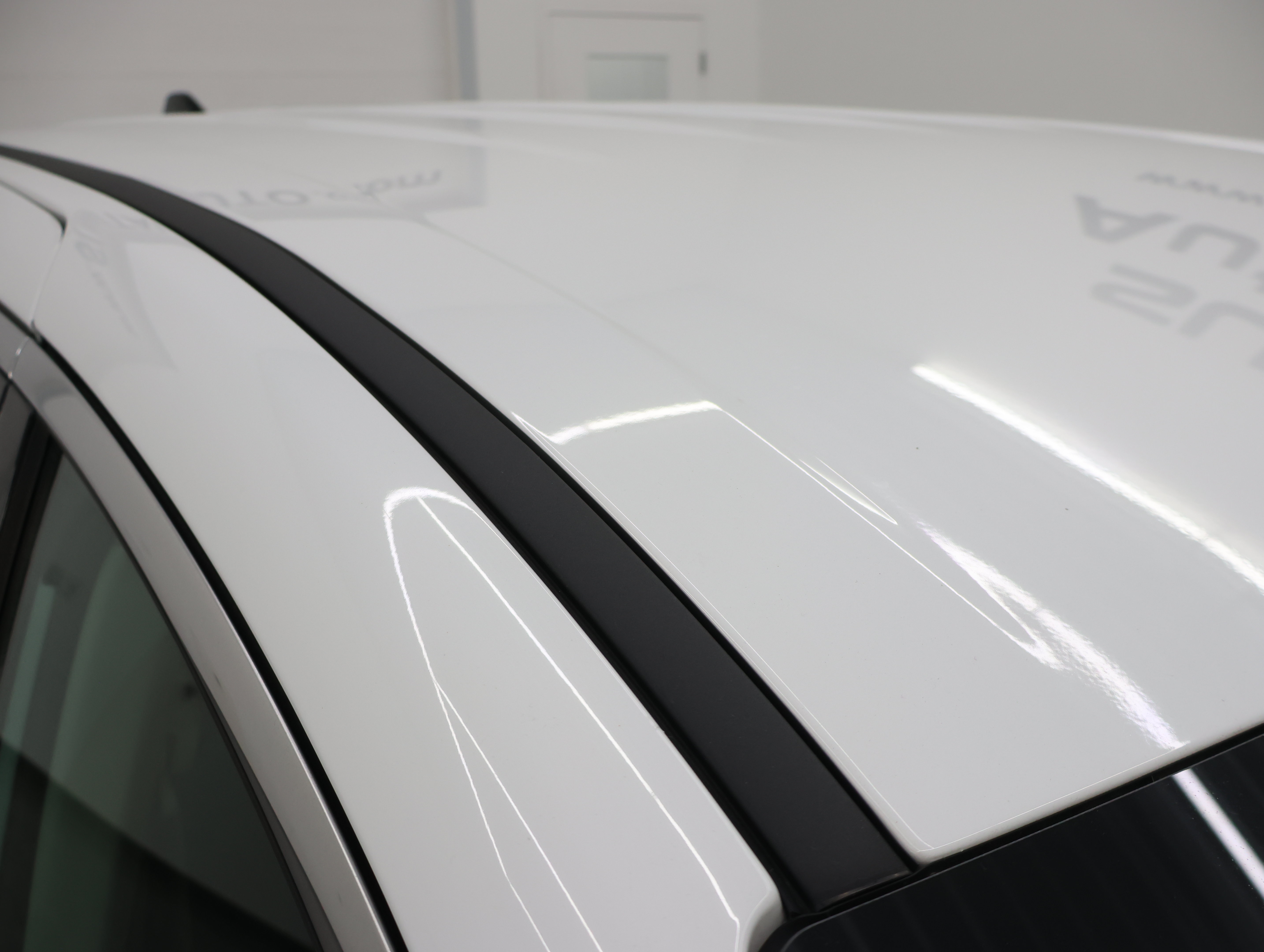 Used 2024 Chrysler Pacifica Touring-L FWD image 4