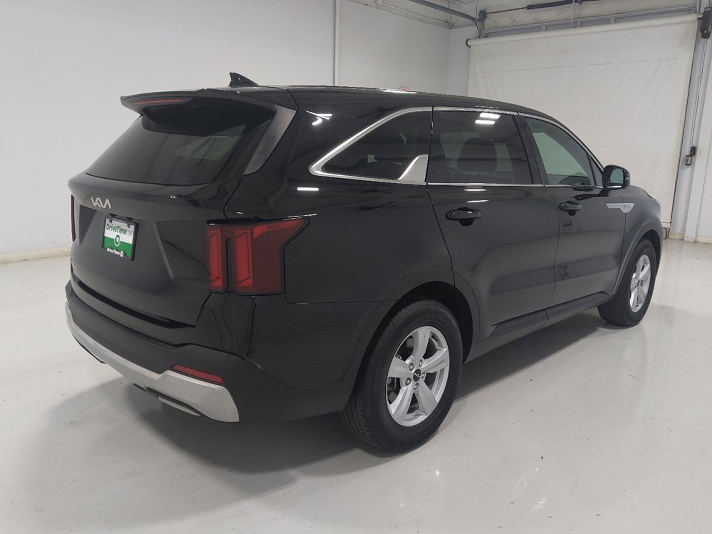 Used 2024 Kia Sorento LX FWD image 9