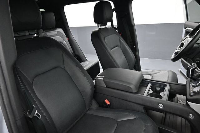 Used 2024 Land Rover Defender 130 X-Dynamic SE AWD/4WD image 28