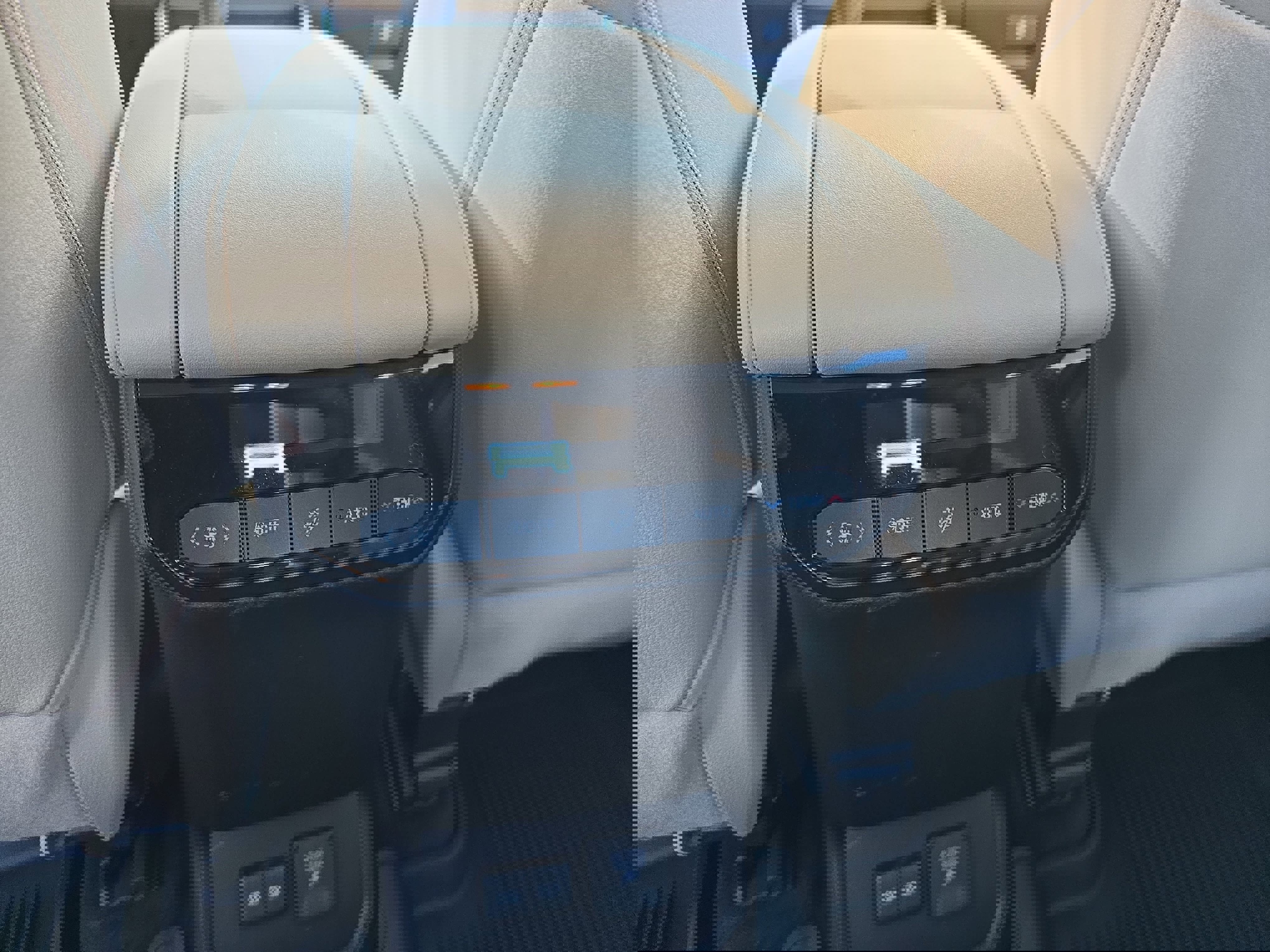 Used 2023 Toyota Highlander Limited image 15