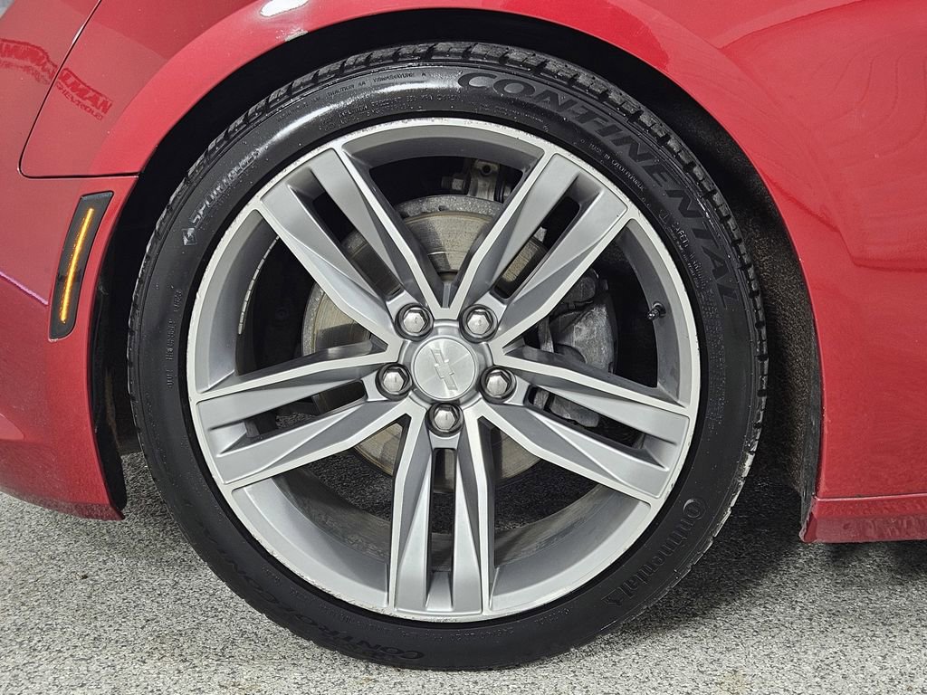 Used 2016 Chevrolet Camaro LT RWD image 11