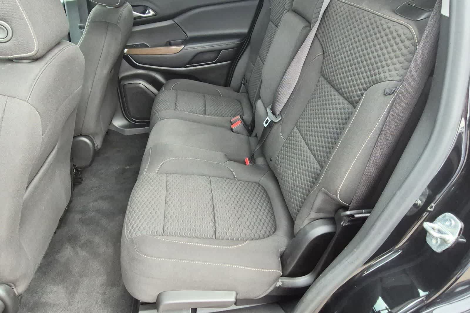Used 2019 GMC Acadia SLE FWD image 19