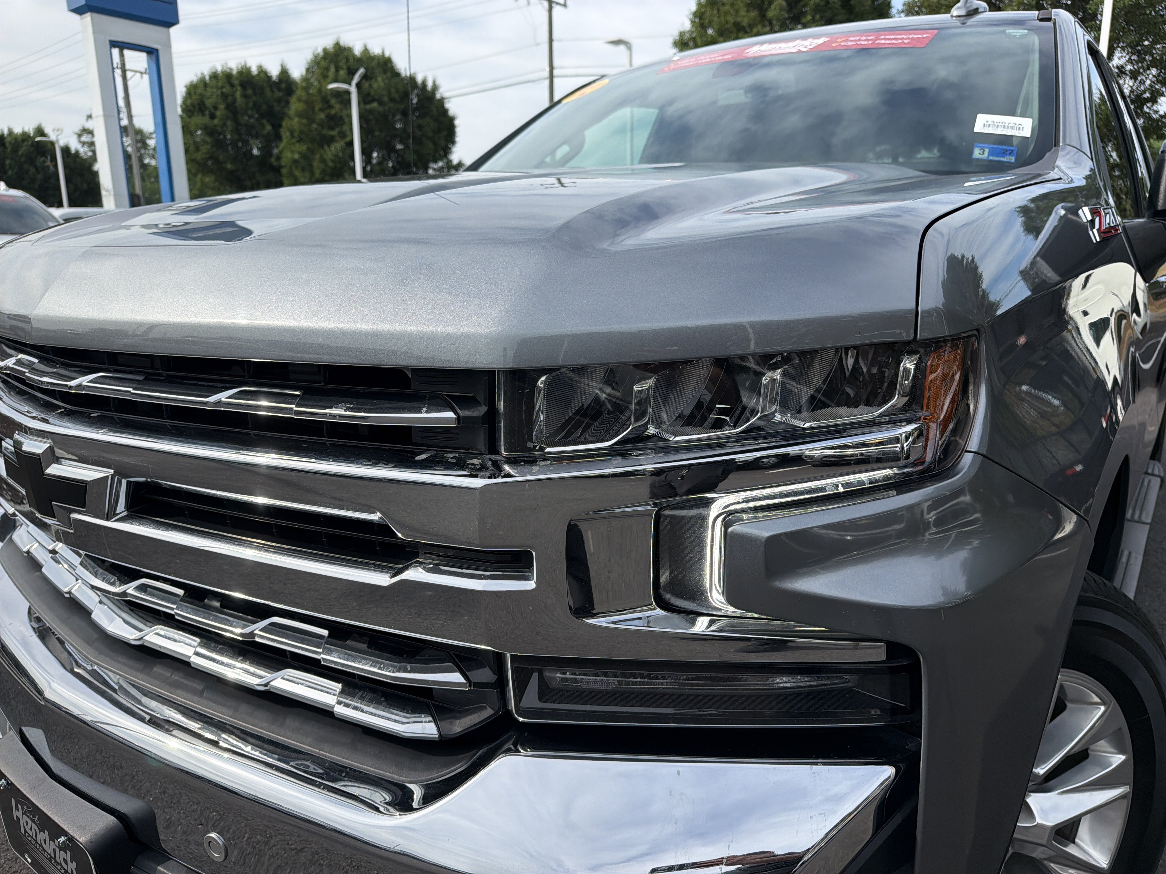 Used 2022 Chevrolet Silverado 1500 LTZ w/ LTZ Premium Package AWD/4WD image 6