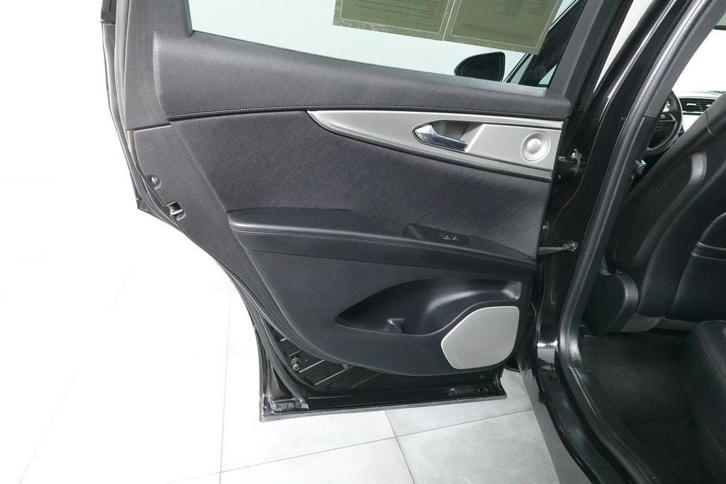 Used 2020 Lincoln Nautilus Reserve AWD/4WD image 27