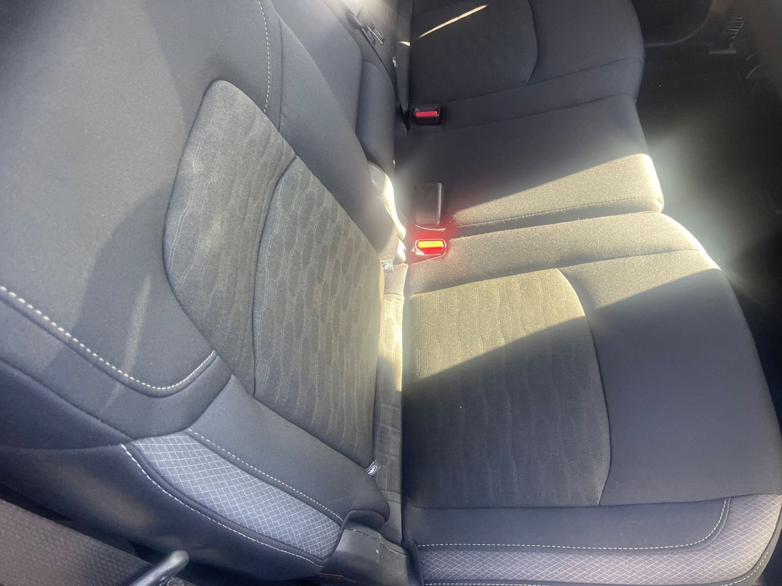 Used 2025 Nissan Pathfinder SV image 39