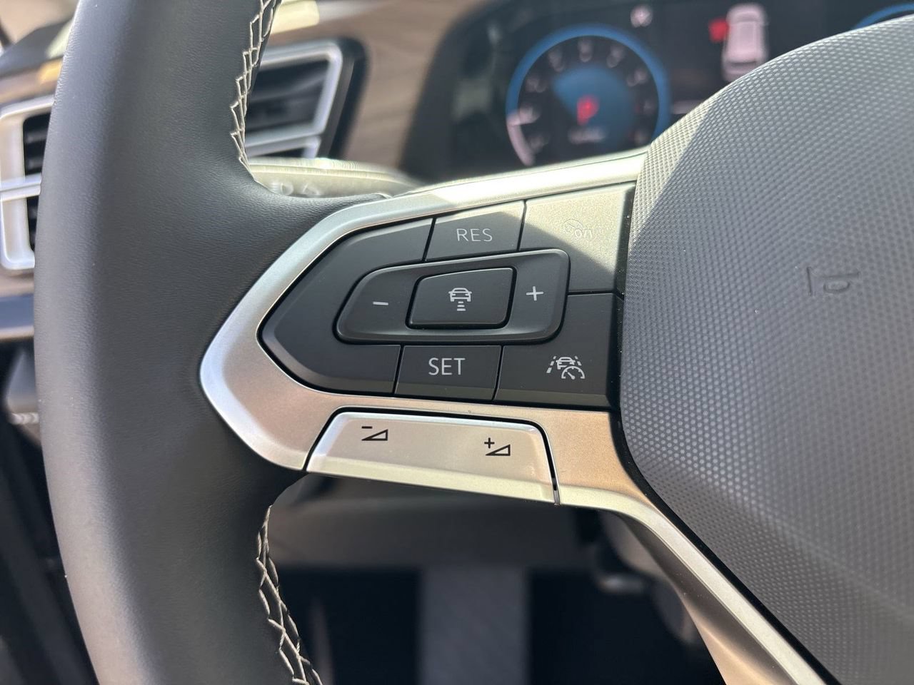 New 2026 Volkswagen Atlas SE FWD image 20