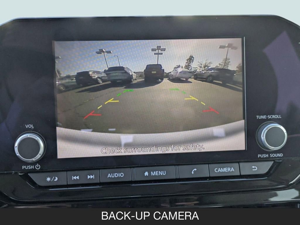Used 2025 Nissan Pathfinder SV image 18
