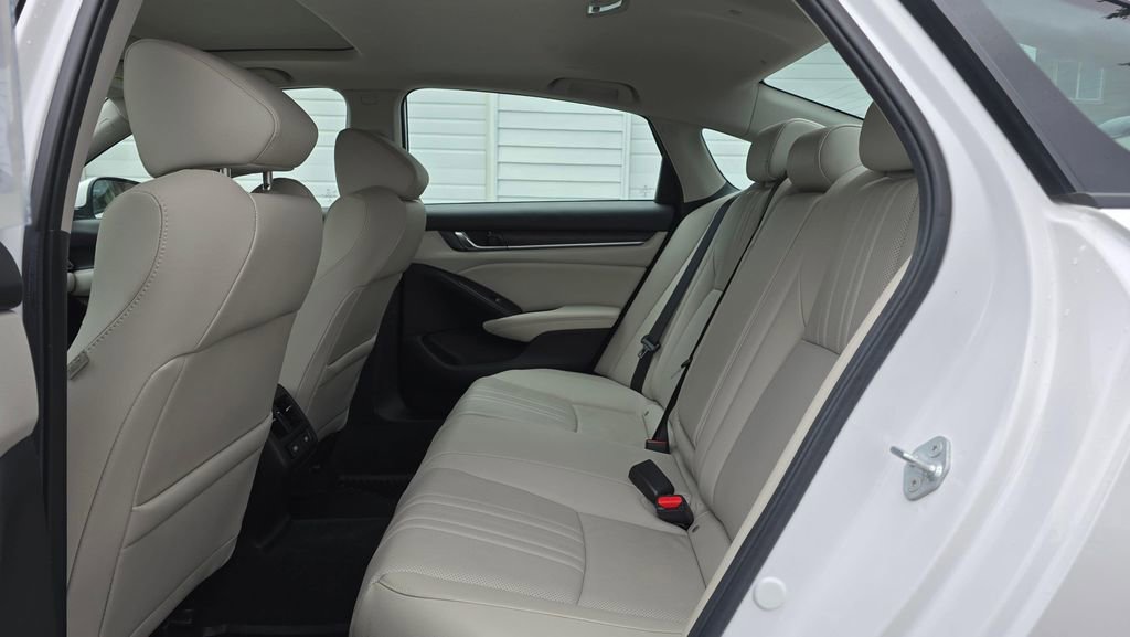 Used 2021 Honda Accord EX-L image 16