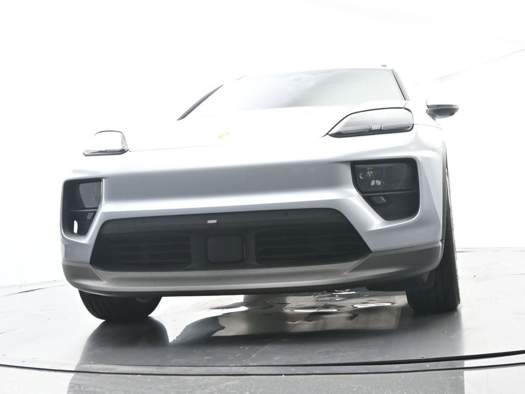Certified 2025 Porsche Macan Electric RWD image 56