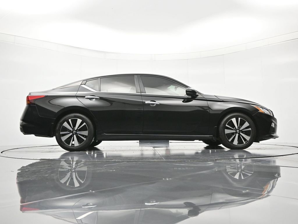 Certified 2022 Nissan Altima 2.5 SV w/ SV Premium Package FWD image 38