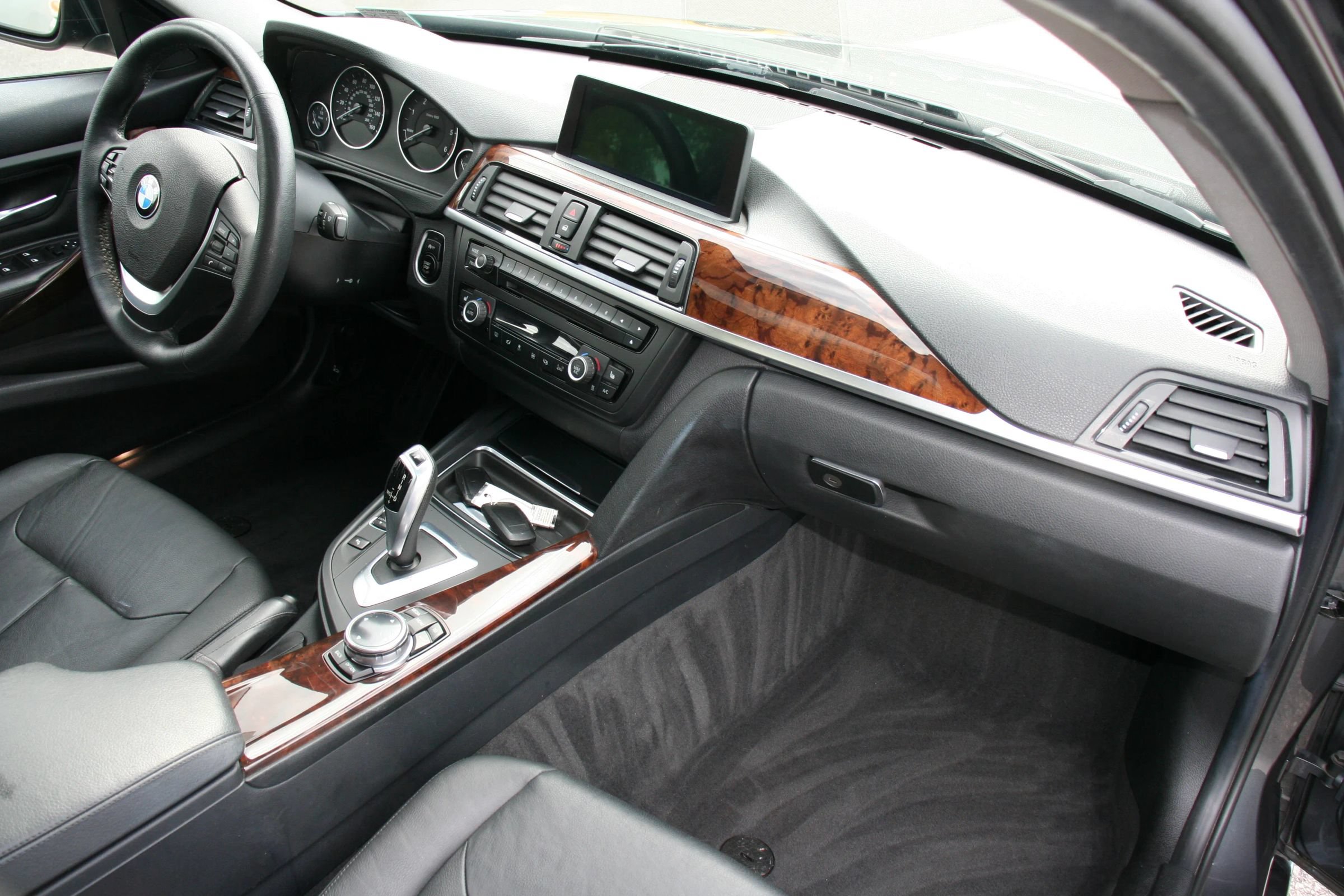Used 2014 BMW 328d xDrive Sedan AWD/4WD image 10
