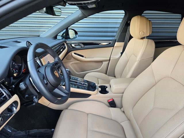 Used 2025 Porsche Macan image 26