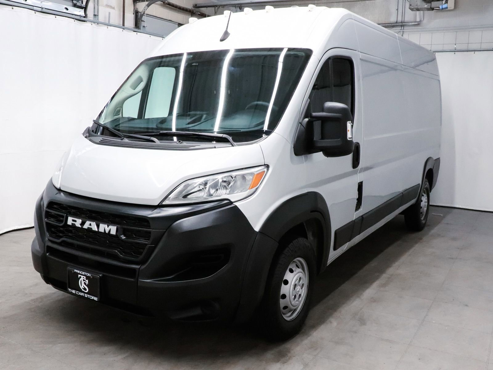 Used 2023 RAM ProMaster 2500 FWD image 3