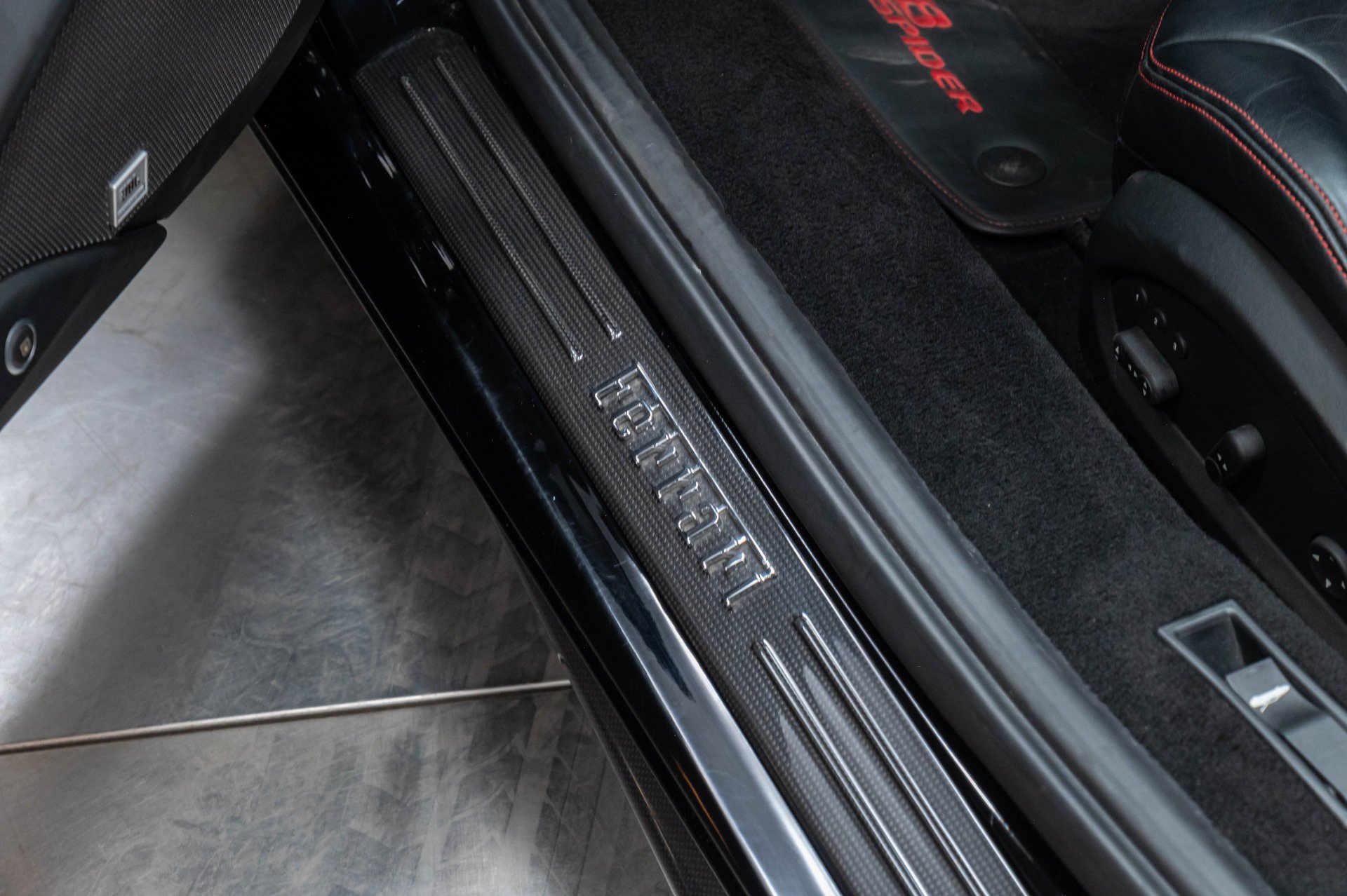 Used 2016 Ferrari 488 Spider RWD image 9