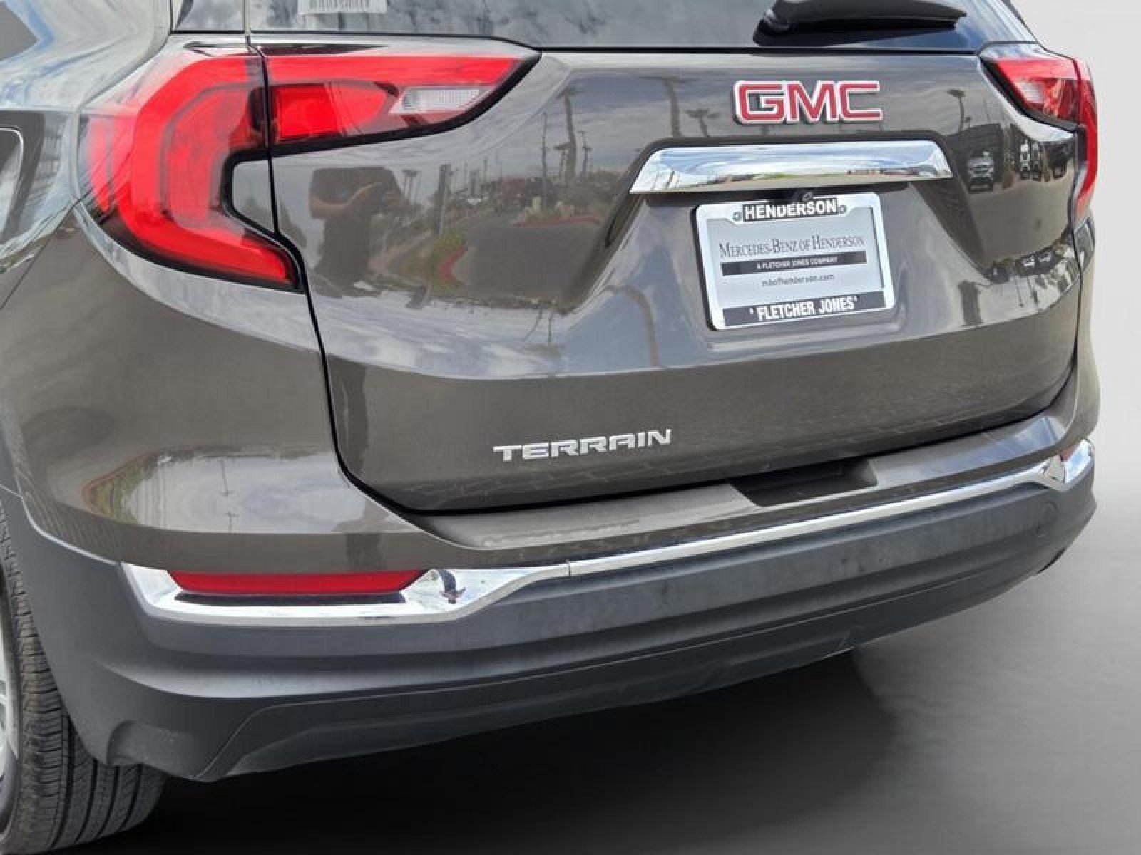 Used 2020 GMC Terrain SLT FWD image 4