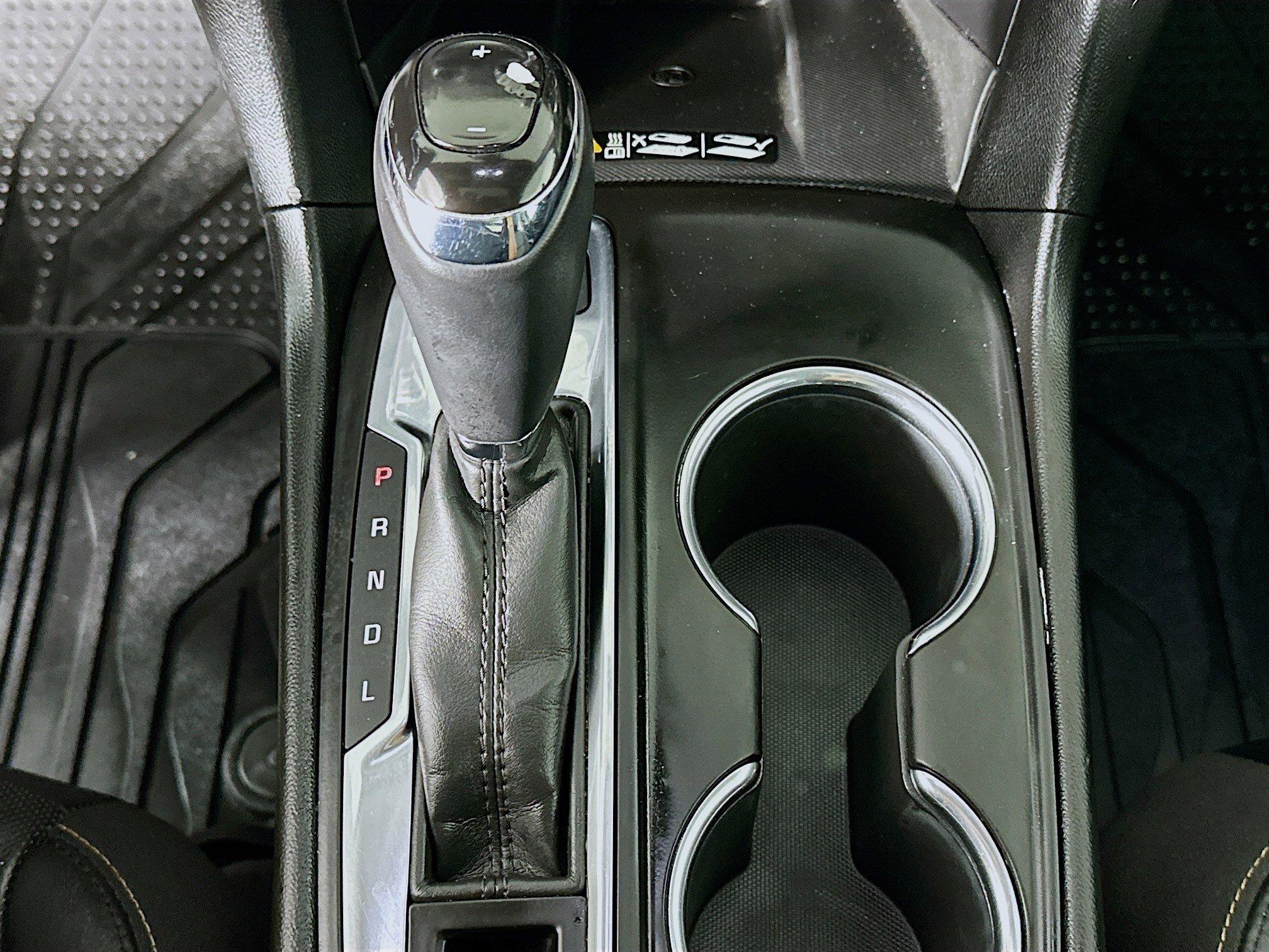 Used 2018 Chevrolet Equinox Premier FWD image 25