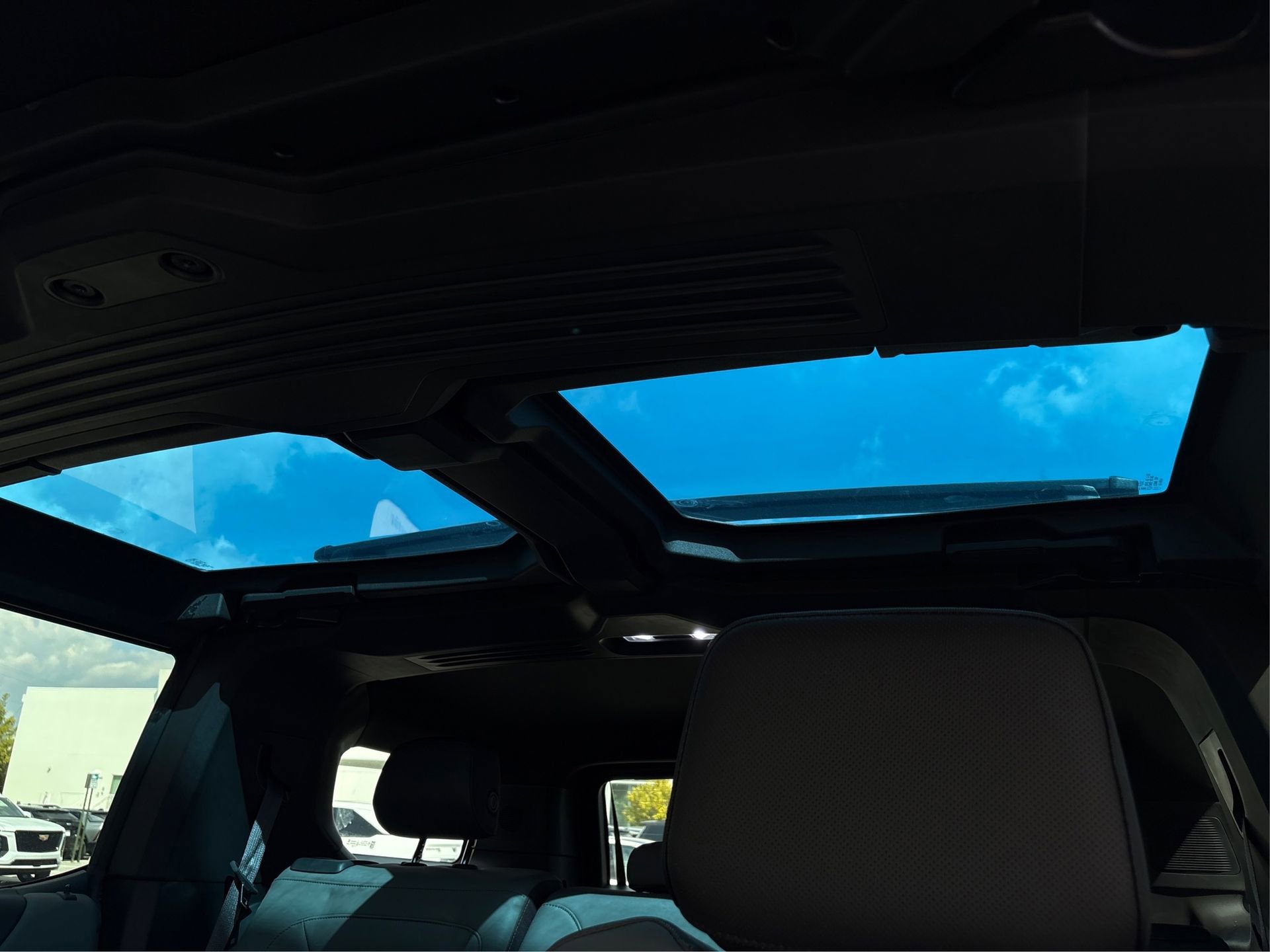 Used 2024 GMC Hummer EV 3X w/ LPO, Roof Cross Rail Package image 32