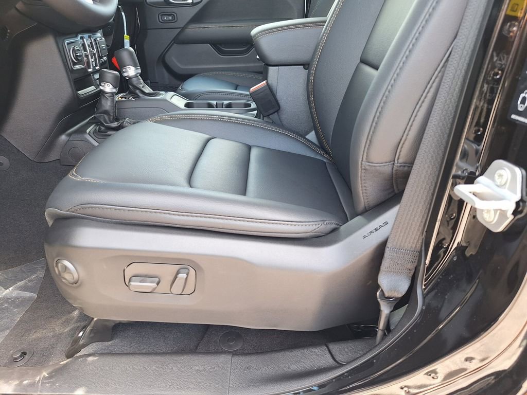 New 2025 Jeep Wrangler Sahara image 12