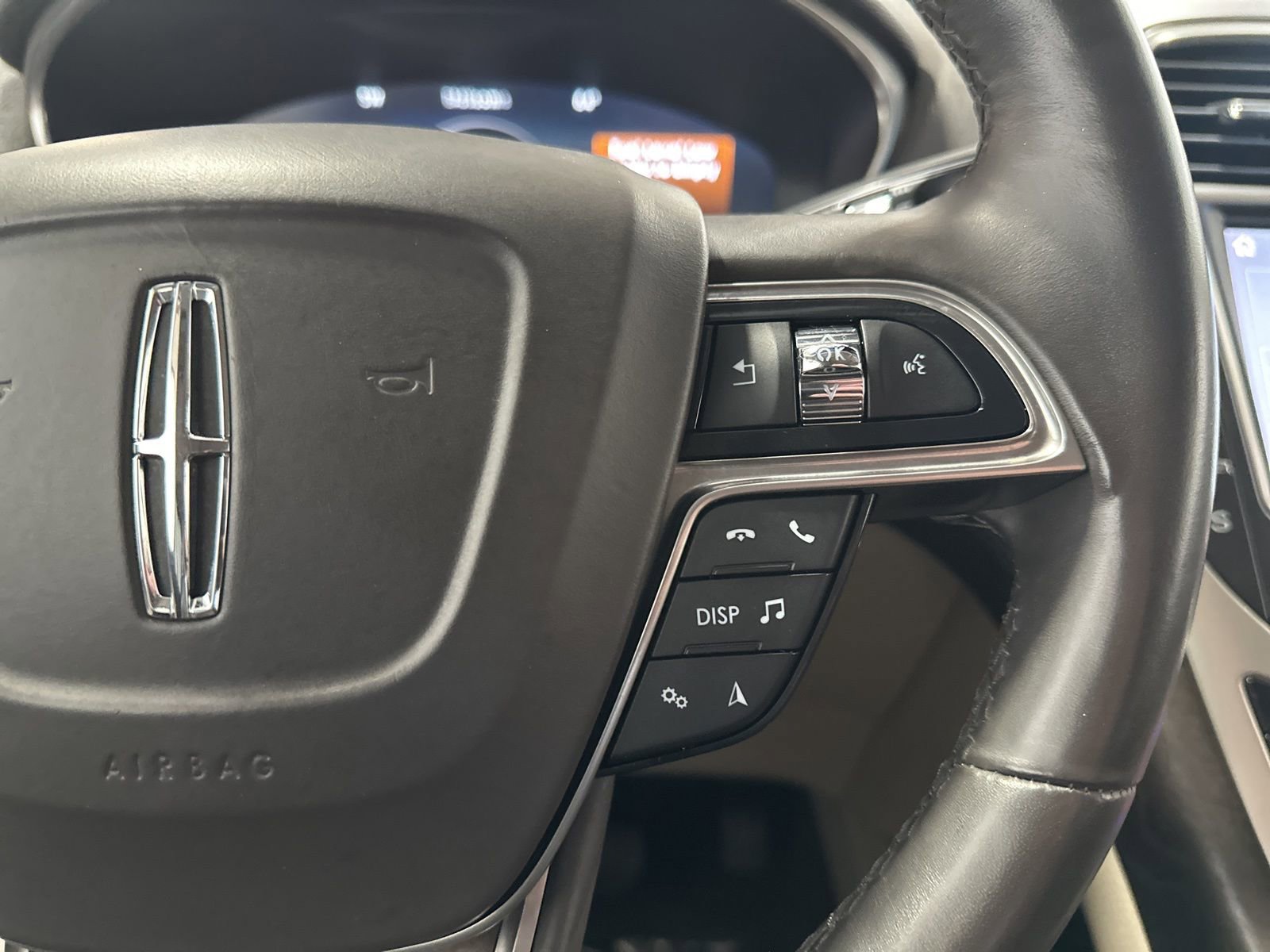 Used 2020 Lincoln Nautilus Reserve image 22