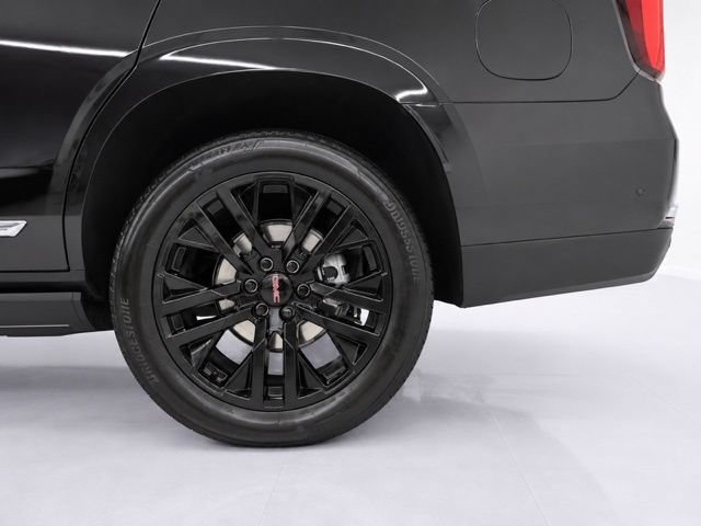 Used 2025 GMC Yukon Denali Ultimate AWD/4WD image 9