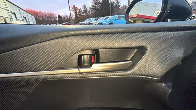 Used 2025 Toyota Camry SE image 10
