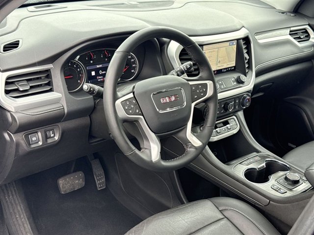 Certified 2023 GMC Acadia SLT w/ Preferred Package image 14