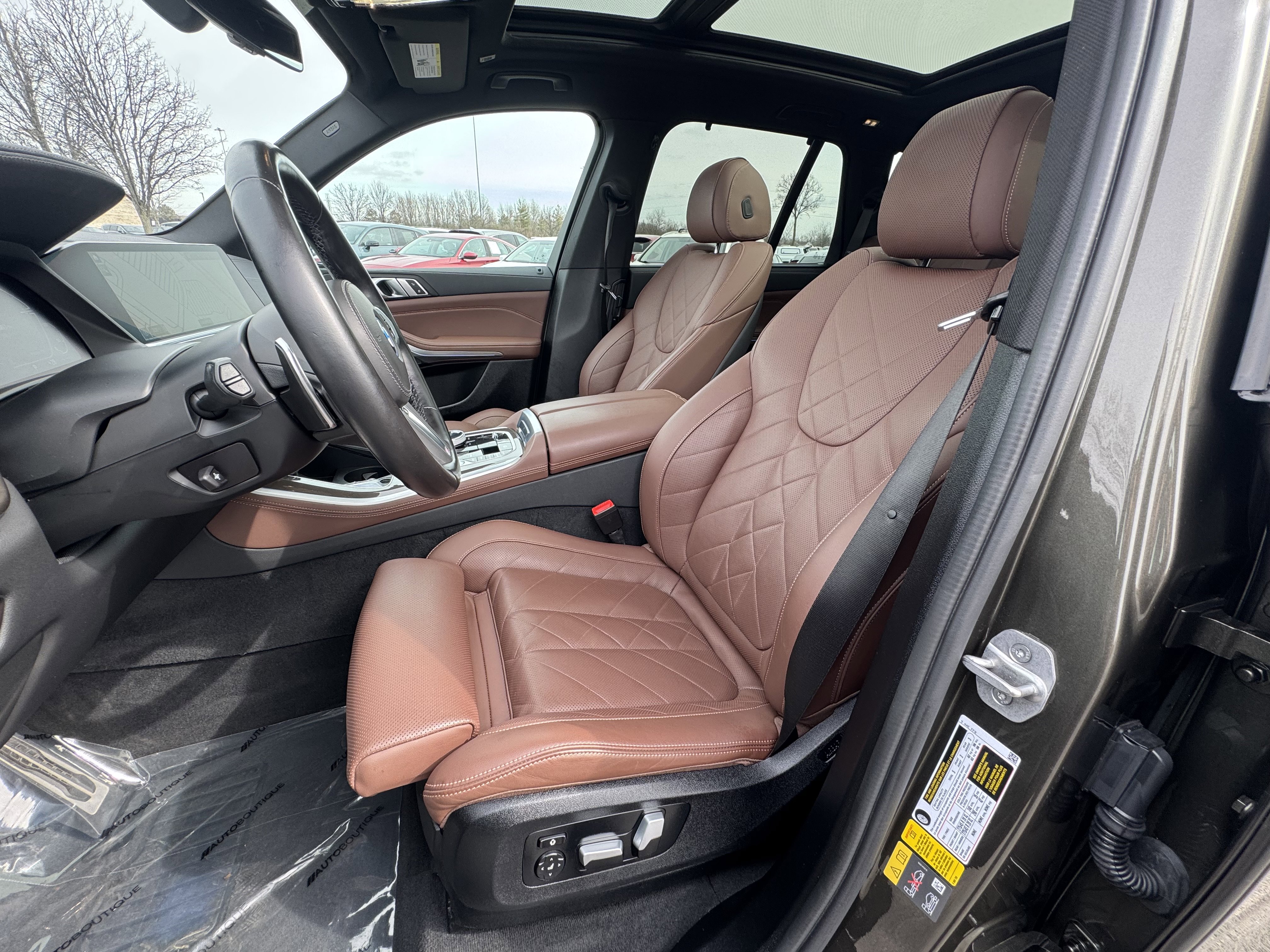 Used 2023 BMW X5 xDrive45e w/ Executive Package image 13