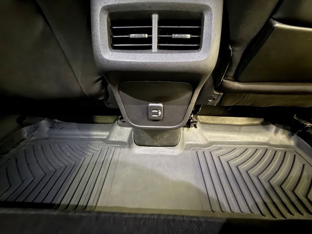 Used 2019 GMC Terrain SLE w/ Driver Convenience Package FWD image 32