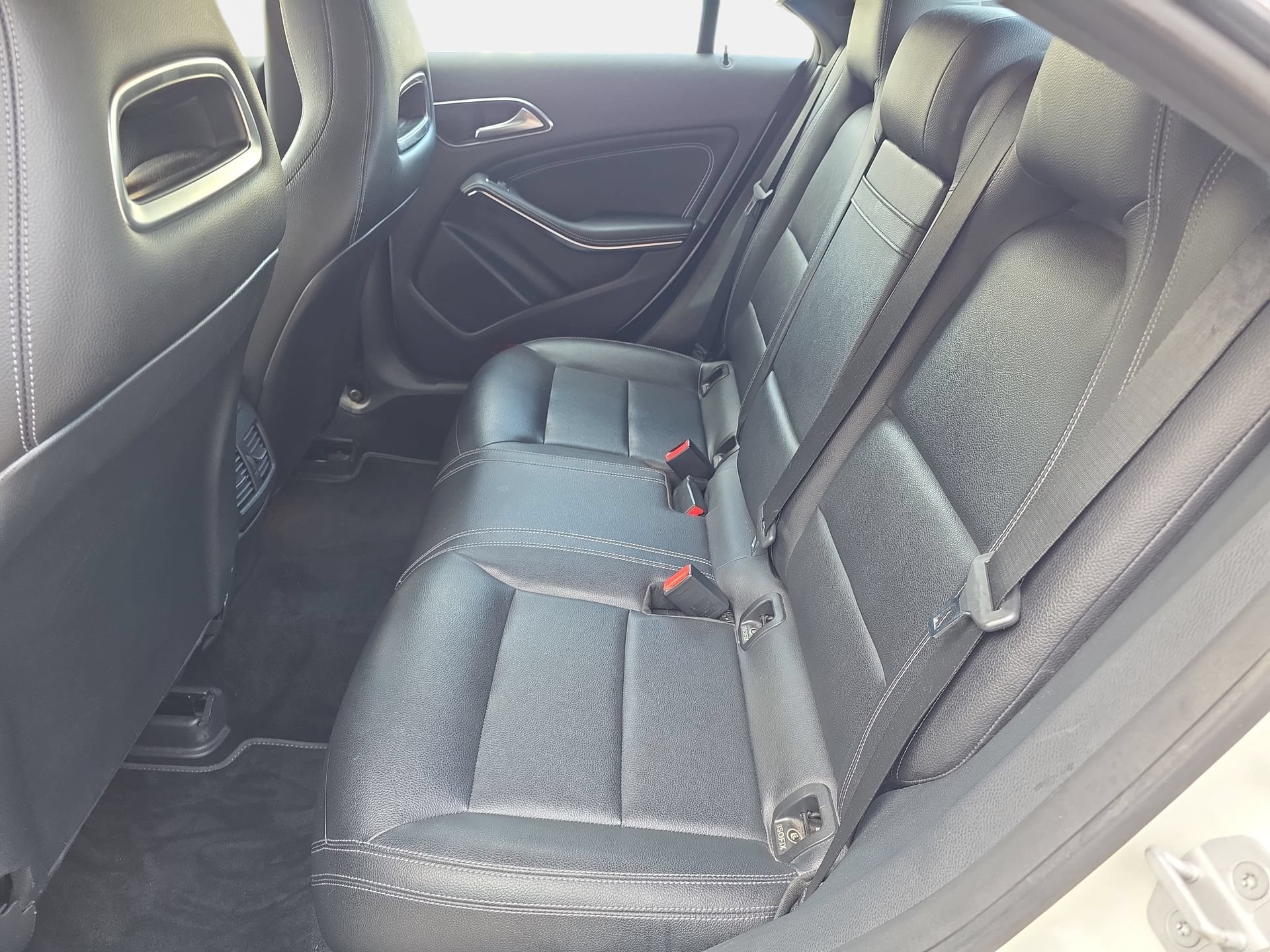 Used 2018 Mercedes-Benz CLA 250 image 13