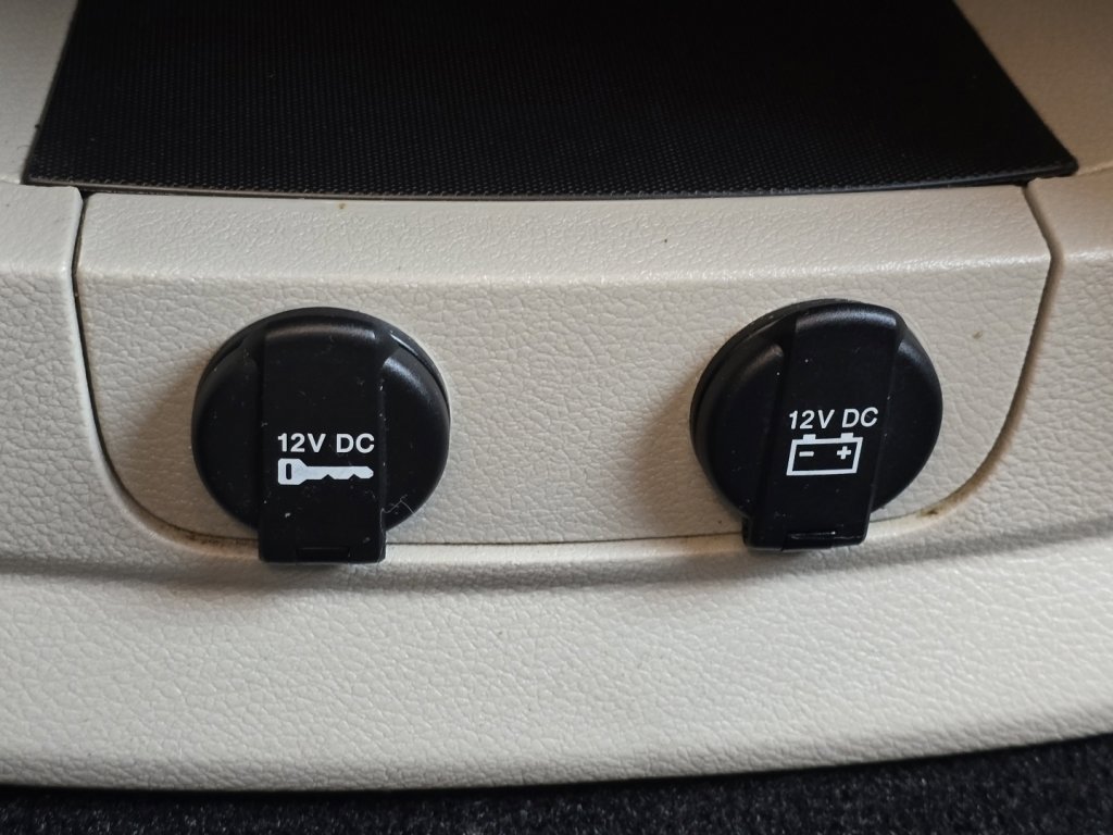 Used 2016 Dodge Grand Caravan SE image 26