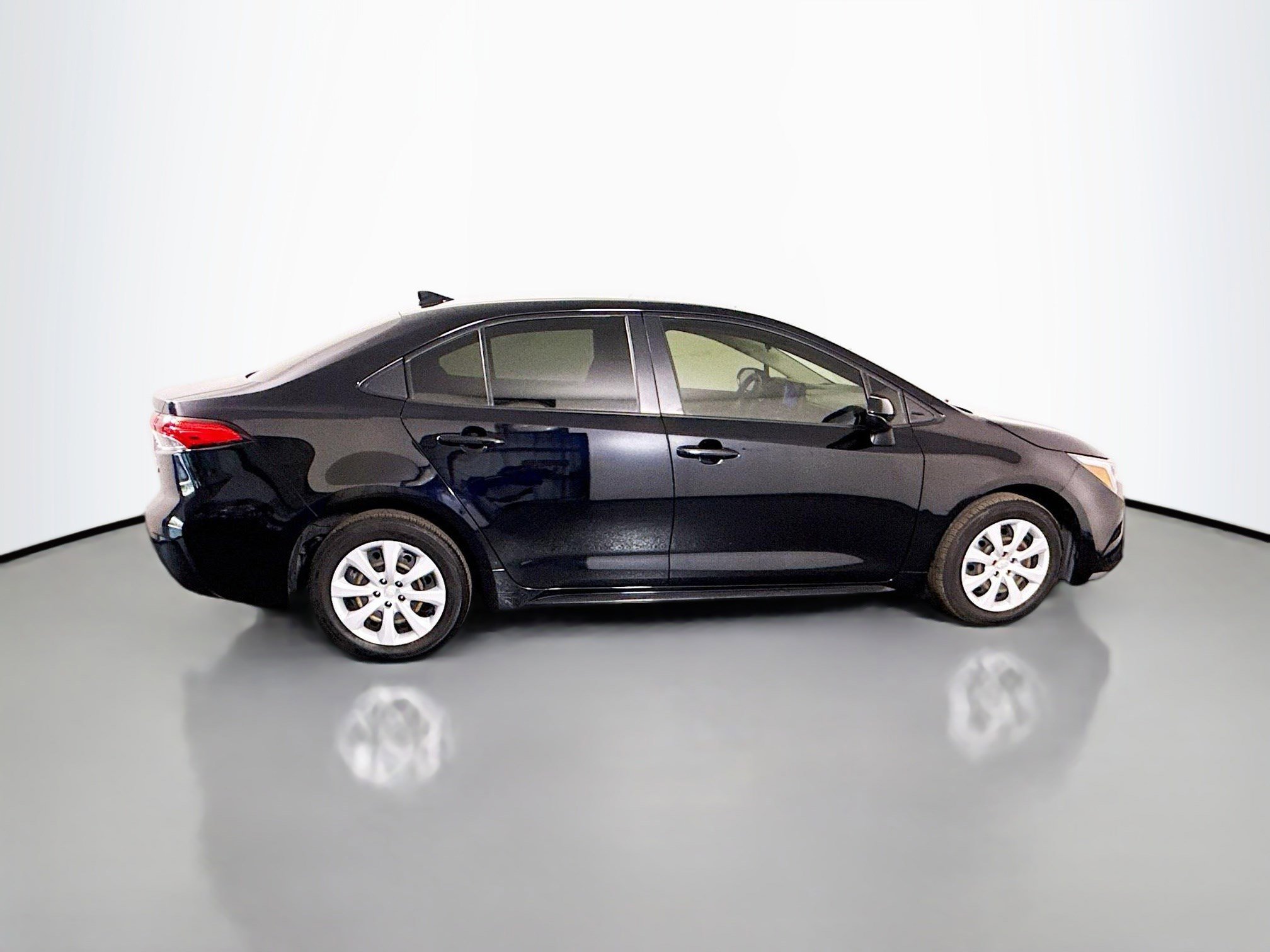 Used 2024 Toyota Corolla LE FWD image 11