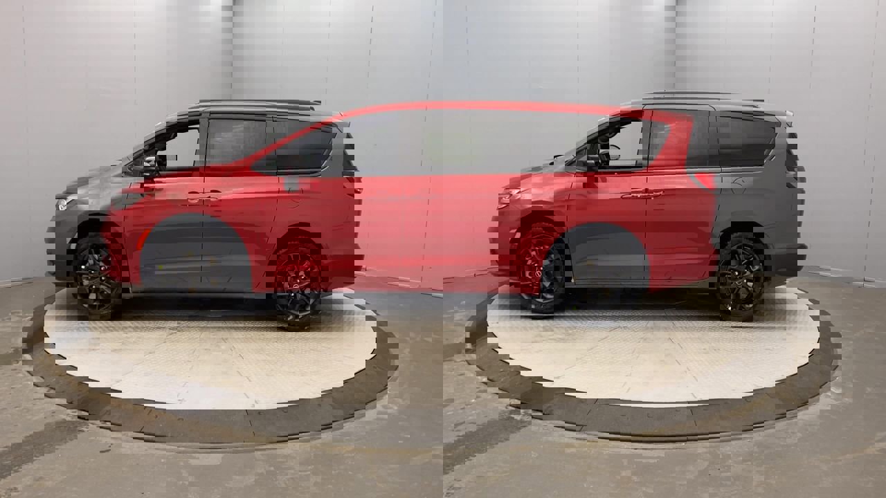 New 2026 Chrysler Pacifica Select w/ S Appearance Package image 2