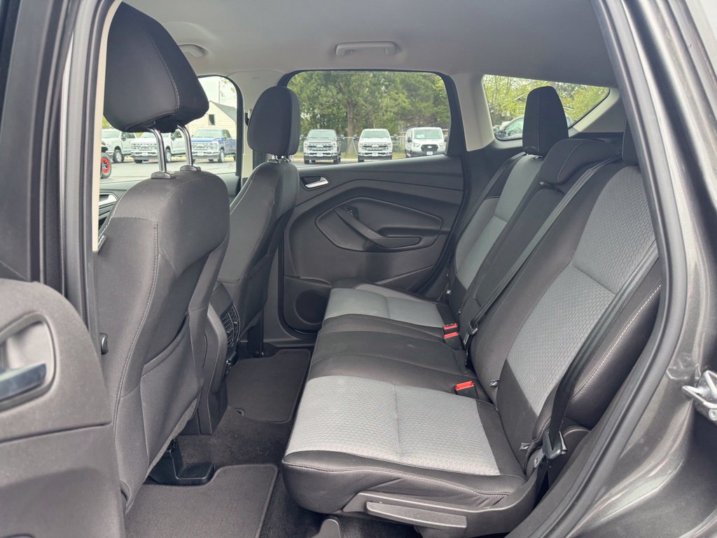 Used 2017 Ford Escape SE w/ SE Cold Weather Package FWD image 20