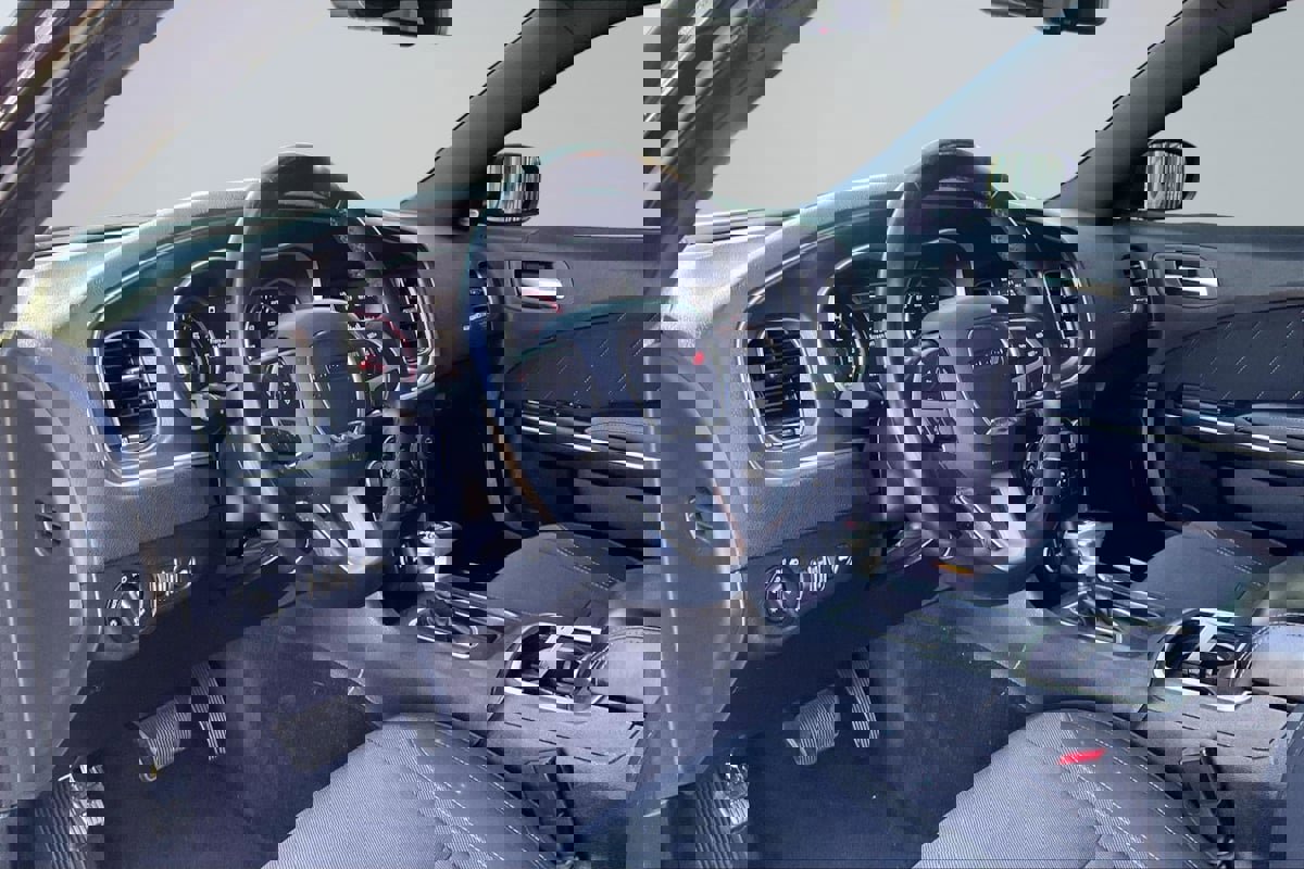 Used 2017 Dodge Charger SXT image 14