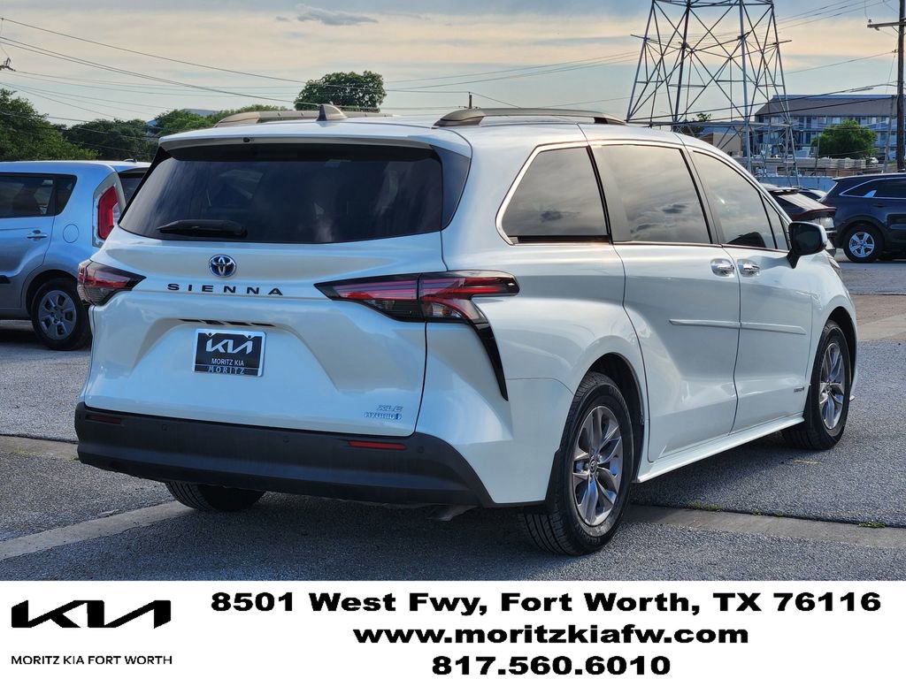 Used 2021 Toyota Sienna XLE FWD image 4