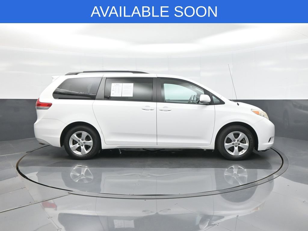 Used 2014 Toyota Sienna LE FWD image 8