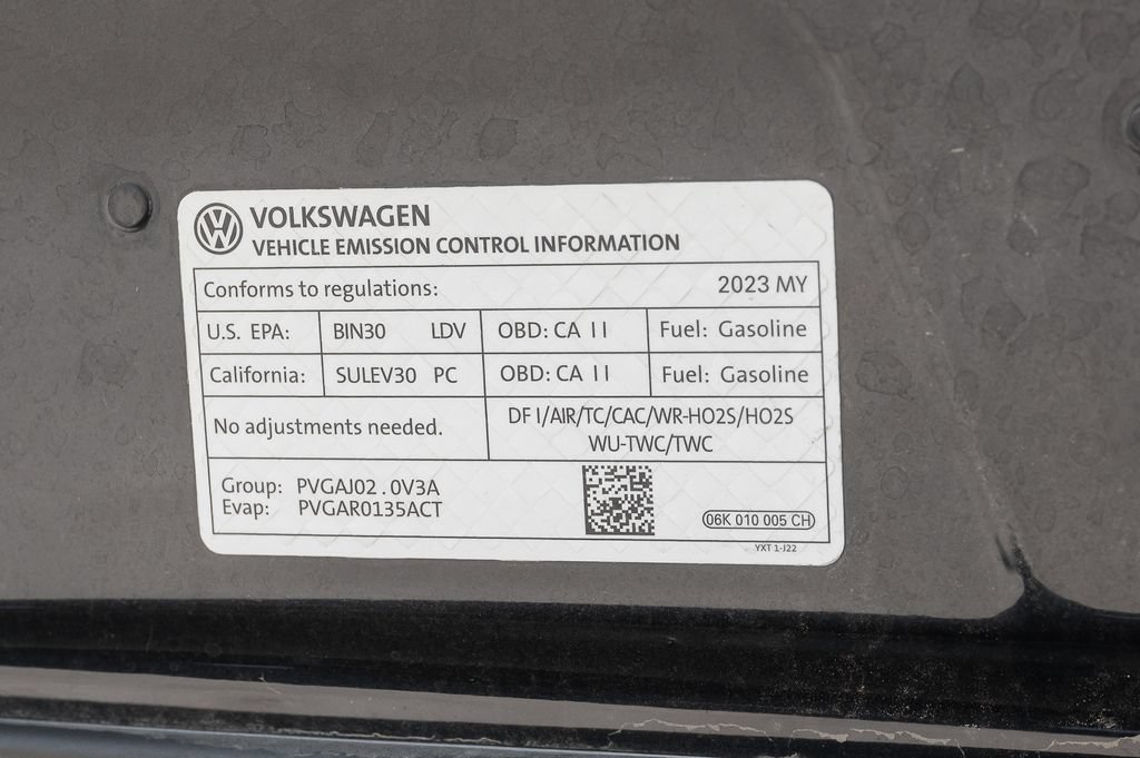 Used 2023 Volkswagen Tiguan SE R-Line FWD image 17