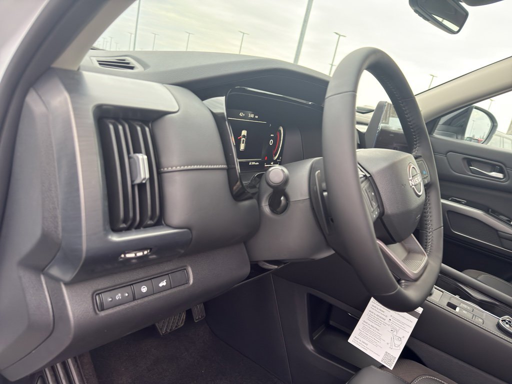 New 2026 Nissan Pathfinder SL image 14